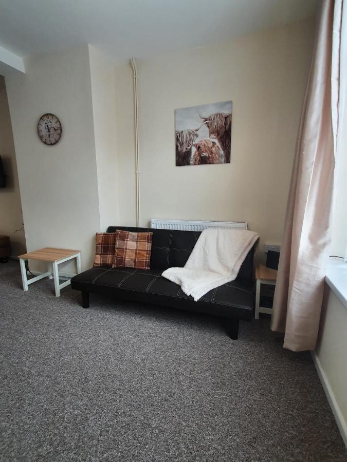 2 Bed House, Contractors & Holiday Guests Welcomed Dowlais Екстер'єр фото