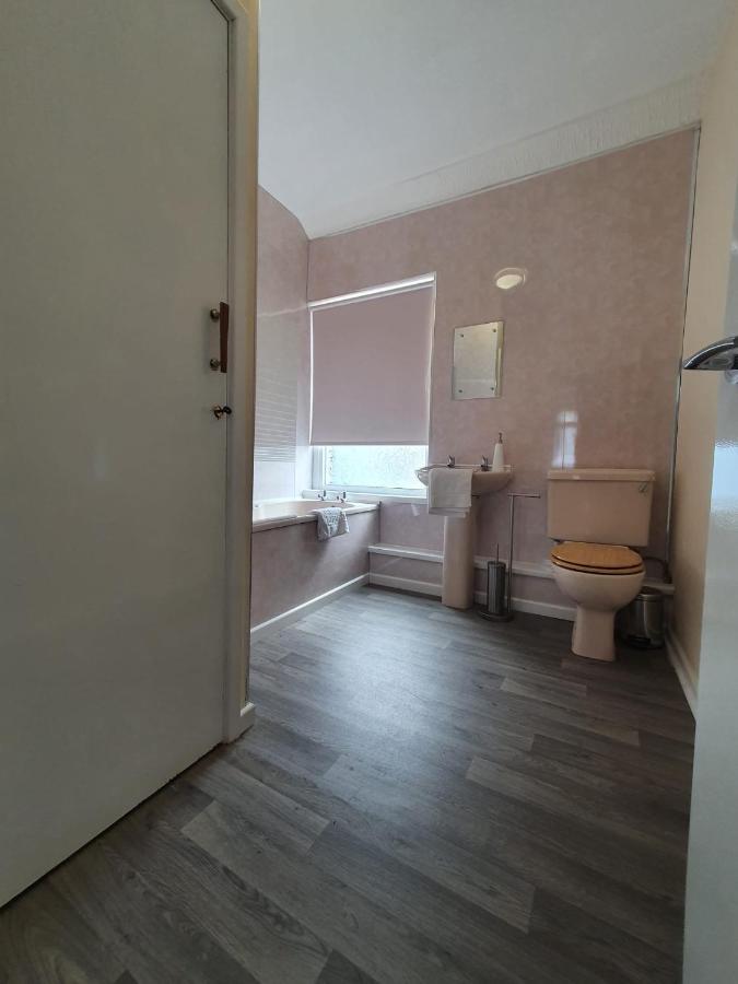 2 Bed House, Contractors & Holiday Guests Welcomed Dowlais Екстер'єр фото